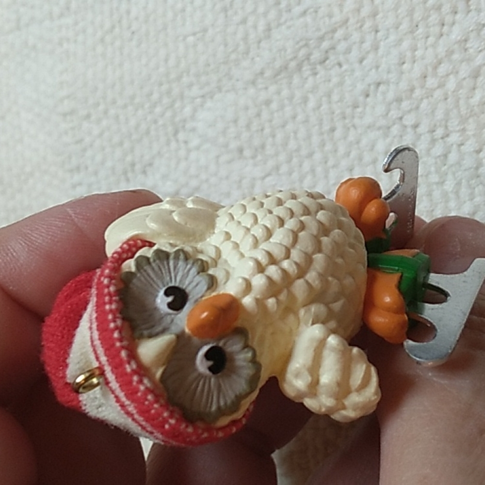Vintage Hallmark Keepsake Ornament from 1985 Ice-Skating Owl - Picture 9 of 9